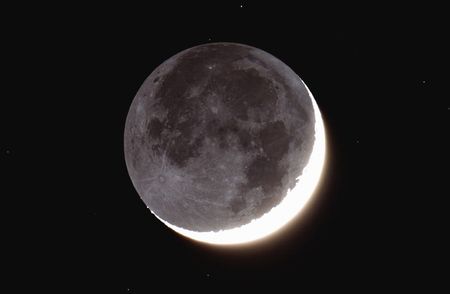 Popelavý svit Měsíce
